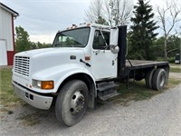 2001 INTERNATIONAL 4700 STRAIGHT BED TRUCK