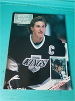 #1 ISSUE BECKET HOCKEY MAGAZINE GRETZKY