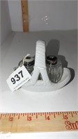 tiny clear S&P shakers with carrier