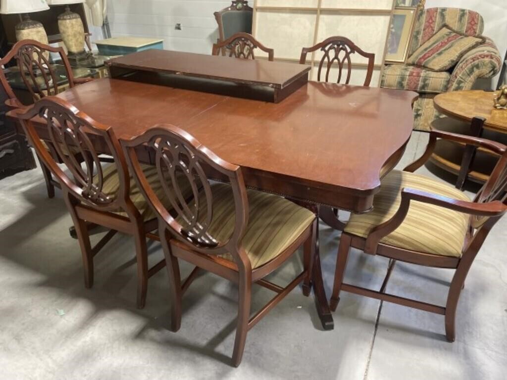 Dining Room Table (+ Leaf ) With 6 Chairs