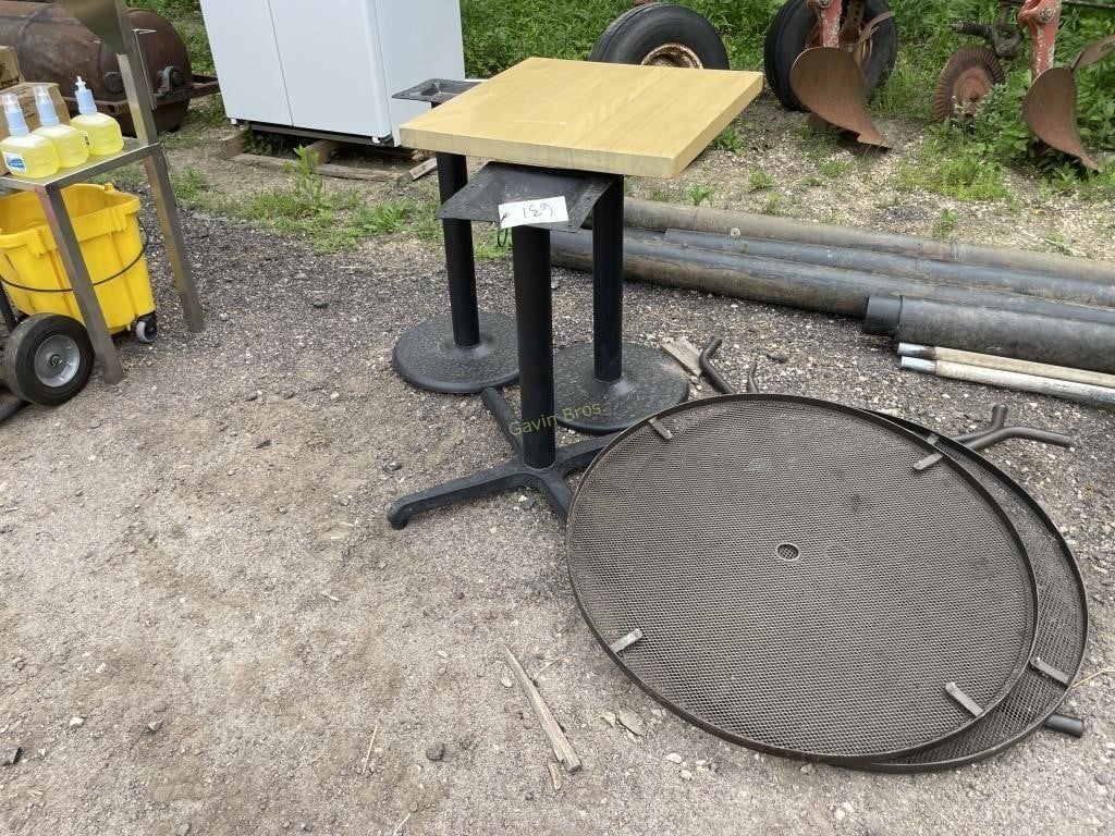 Table Stands, 2 Round Tables