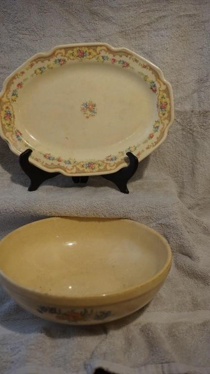 Set of Two Vintage Serving Dishes