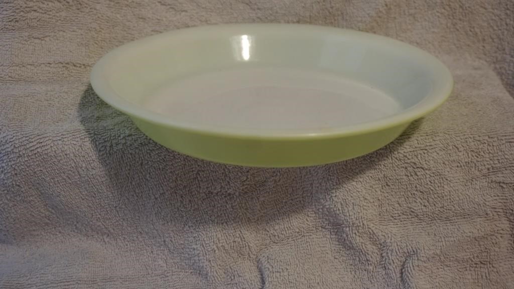 Vintage Green Pyrex 9" Pie Dish