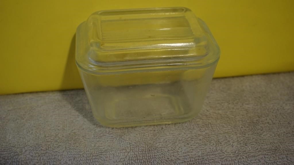 Pyrex Refrigerator Dish with Lid