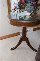 drumtop lamp table,stool & floral decoration