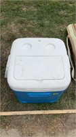 Igloo ice cube ice chest