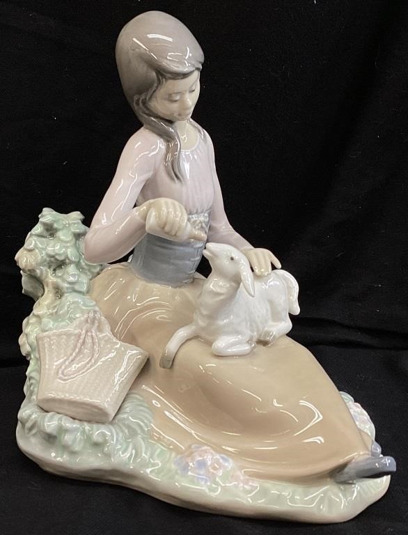 LLADRO LITTLE BO PEEP FIGURINE