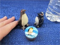 2 mini "stone" penguins & pill box