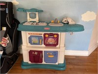 Fisher Price Deluxe Play Kitchen