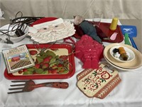 Miscellaneous things, Santa plate, strawberry