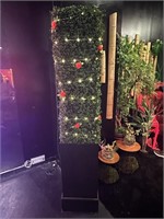 FLORAL PILARS - WITH LIGHTS AND RED FLOWERS (WOOD