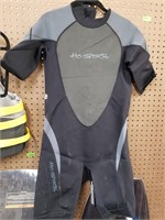 Ho Sports Men's Large Wet Suit