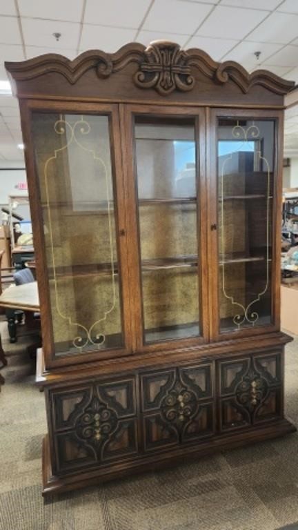 1 Piece China Cabinet