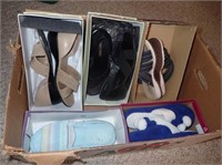 5 Pairs of Ladies Shoes & Slippers - 8 & 8 1/2