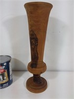 Vase tourné en bois d'olivier