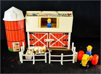 FISHER PRICE #915 PLAY FAMILY FARM