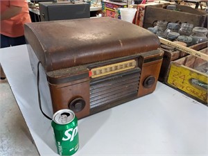 VTG RCA Victor Radio/Record Player