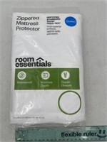 NEW Room Essentials Zipper Mattress Protector