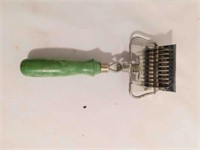 Vintage Green Handled Pasta Cutter