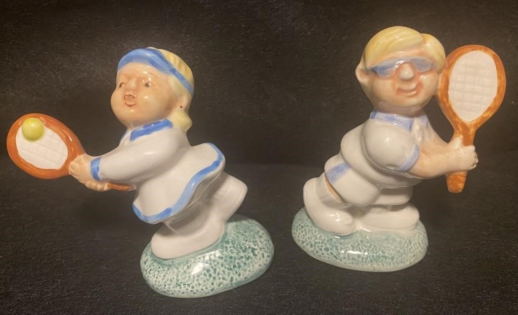 TENNIS: Ceramic Salt & Pepper Set