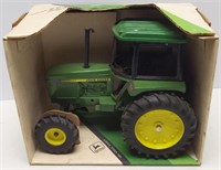 1/16 Ertl John Deere 501 Tractor In Box