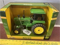 JD 4040 Tractor