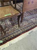 Heavy wool Oriental rug 94 x 124