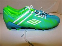 107 UMBRO AQUA/GREEN CLEATS - WOMEN'S SIZE 8.5 - B