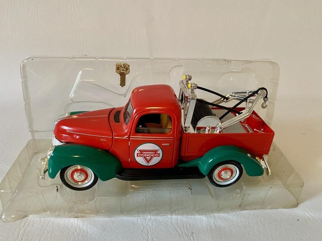 New Golden Wheel 1950's Conoco Die Cast Tow