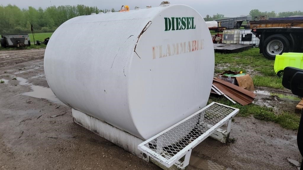 1000 gallon diesel tank