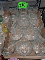 FLAT OF GLASS TUMBLERS
