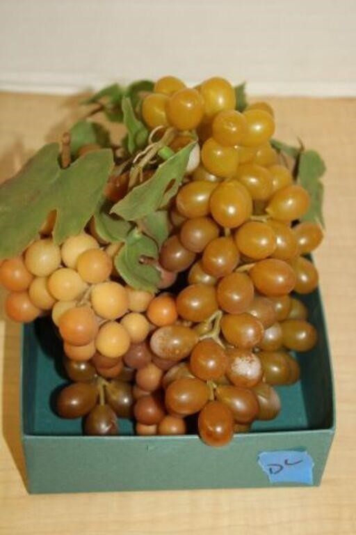 SELECTION OF FAUX GRAPES