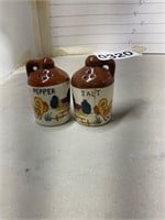 Chick on farm salt and pepper shakers- repaired