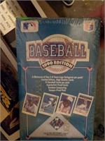 1990 UNOPENED BOX OF BASEBALL CARDS