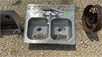 3 SS sinks