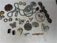 VINTAGE ASSORTED JEWELRY