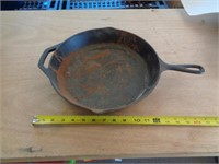 12" CAST IRON LODGE SKILLET / BEAR BOTTOM