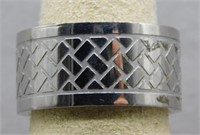 Stainless steel band, size 6.