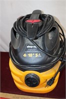 4 Gal Shop Vac / Works