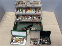 TACKLEBOX FULL WITH LURES