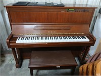 Yamaha Disclavier Player Piano with Stool, 2 discs