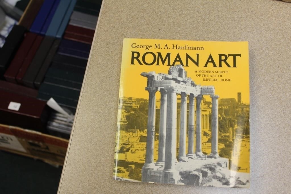 Softcover Book: Roman Art