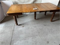 Square 5 leg oak table on castors