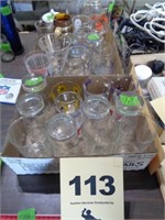 Two lots of beverage ware