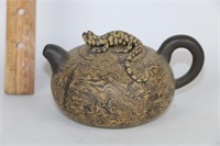 Yixing Lizard Gecko Zisha Clay Tea Pot