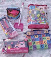 ASSORTMENT OF CHILDREN’S TOYS