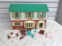 Wolverine Tin Toy Doll House w some furniture