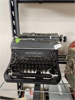 Remington rand typewriter