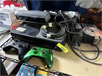 XBOX ONE GAME CONSOLE W KINECTS CONTROLLERS