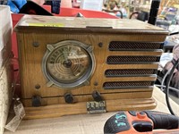 VINTAGE "THE PRESIDENTIAL RADIO" BY THOMAS